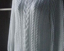 Вяжем спицами белый пуловер