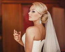 Как сделать эффектную свадебную прическу с фатой своими руками: советы и фото