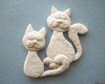 Интересные фигурки котов из соленого теста