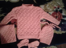 Детский комплект:свитер,шапочка,варежки и снуд		