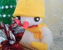 Новогодняя поделка: Снеговик несет подарки