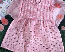 Вязаное ажурное розовое платьице