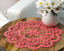 Вязание крючком ажурных салфеток: розовые цветы