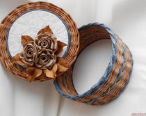 Плетеная шкатулка из бумажной лозы "Любимые розы"