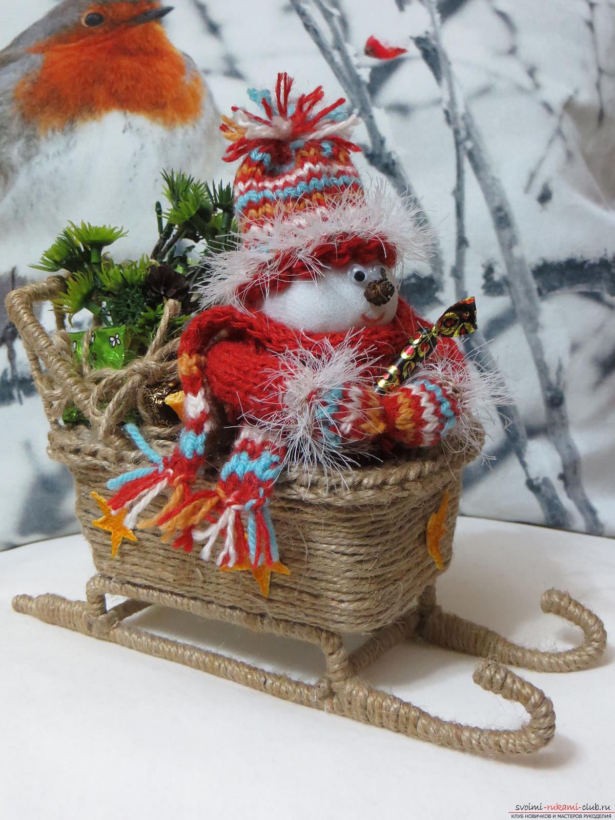 Поделка к новому году- Снеговик с подарками