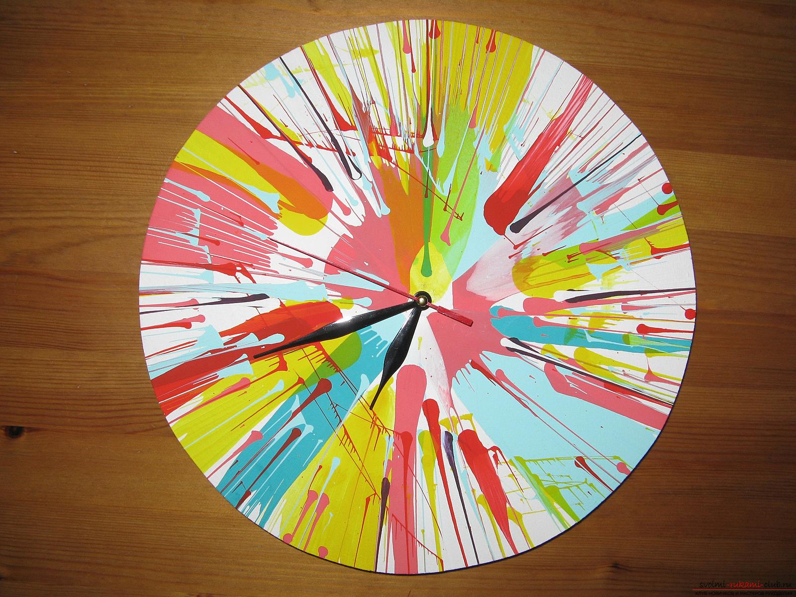 Часы в технике "Spin Art"