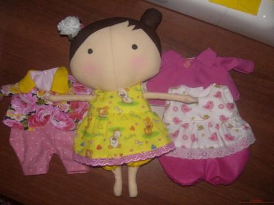 Текстильные куклы: малышка-тильда с костюмчиками
