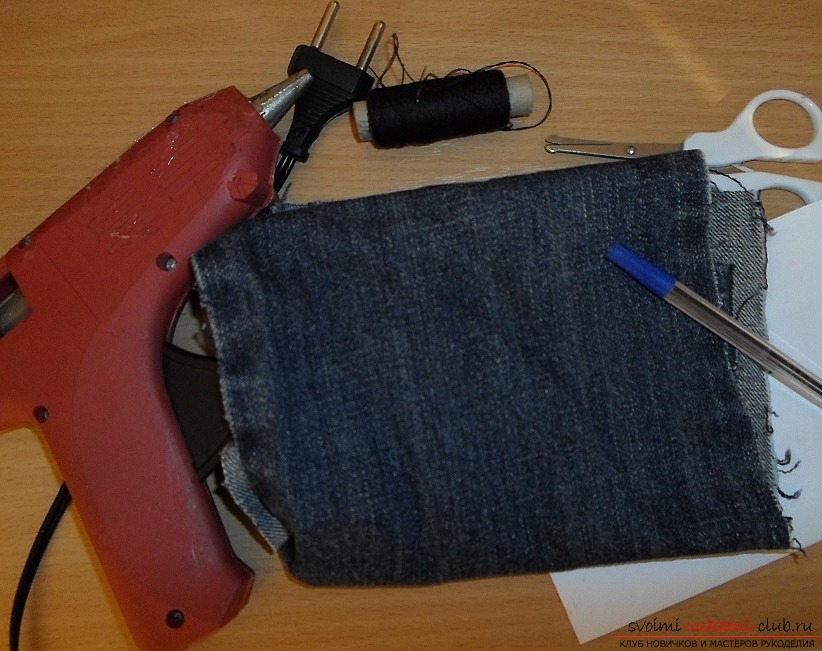 Как из старых ненужных джинсовых вещей можно сделать простой, оригинальный и дешевый чехол для телефона