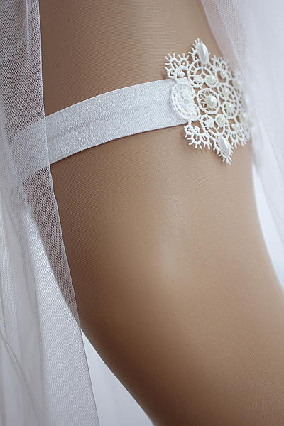 подвязка для невесты свадебная "Жемчужина". Одежда и аксессуары - ручной работы. Фото 6