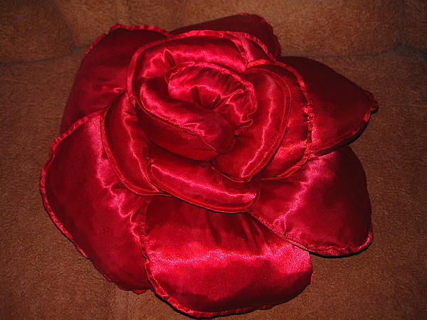 Декоративная подушка Роза. Текстиль, ковры - ручной работы.