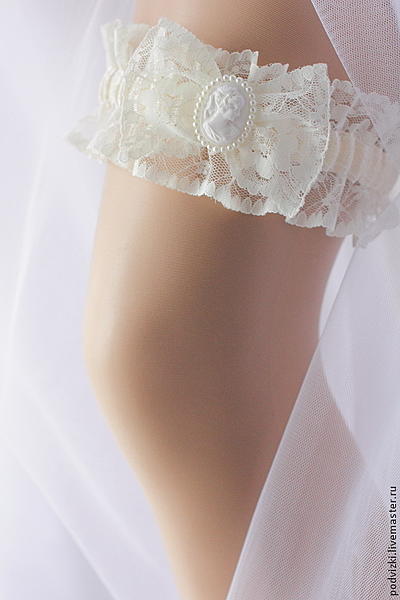 Подвязка для невесты Ретро. Одежда и аксессуары - ручной работы. Фото 4
