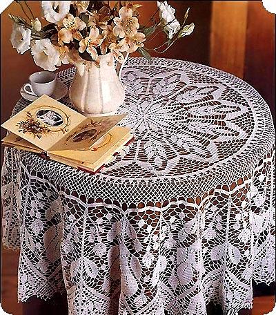 Изысканная скатерть вязаная крючком. Текстиль, ковры - ручной работы.