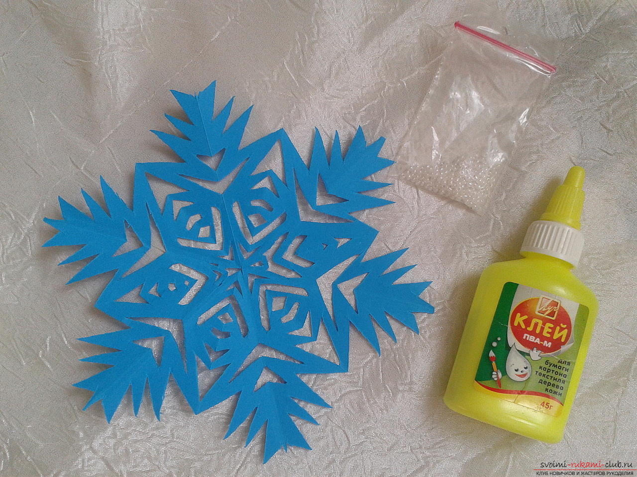 Как сделать снежинку из бумаги к Новому году? Урок по созданию снежинки из бумаги с подробными рекомендациями и фото