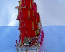 Корабль из конфет своими руками: Алые паруса