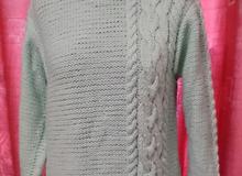 Теплый вязаный женский свитер		