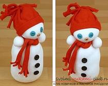 Новогодние текстильные игрушки: изготовление снеговика из носка