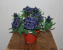 Потрясающие цветы из бисера: синие розы