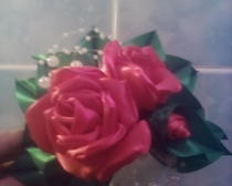 Ободок с розами из атласных лент