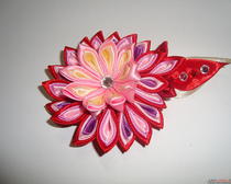 Заколка - цветок в технике канзаши со стразами