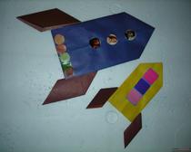 Открытка с элементами оригами ко Дню космонавтики для детского сада