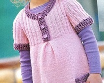 Платье с карманами для девочки 3 лет: вяжем спицами