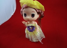Кукла-миниатюра "Маленькая леди в желтом"		