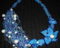 Плетеное ожерелье с бусинами и бисером