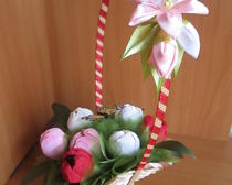 Конфетный букет с тюльпанами