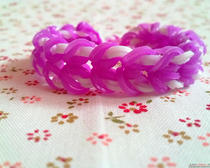Плетение из резинок: браслеты на рогатке
