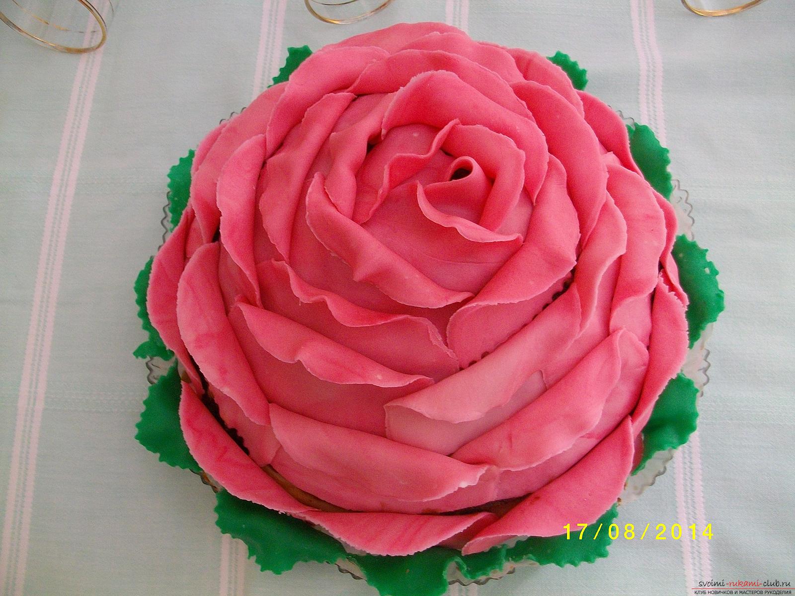 Торт из мастики "Роза"