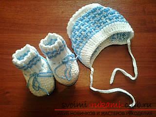 Вязание спицами: комплект для младенца