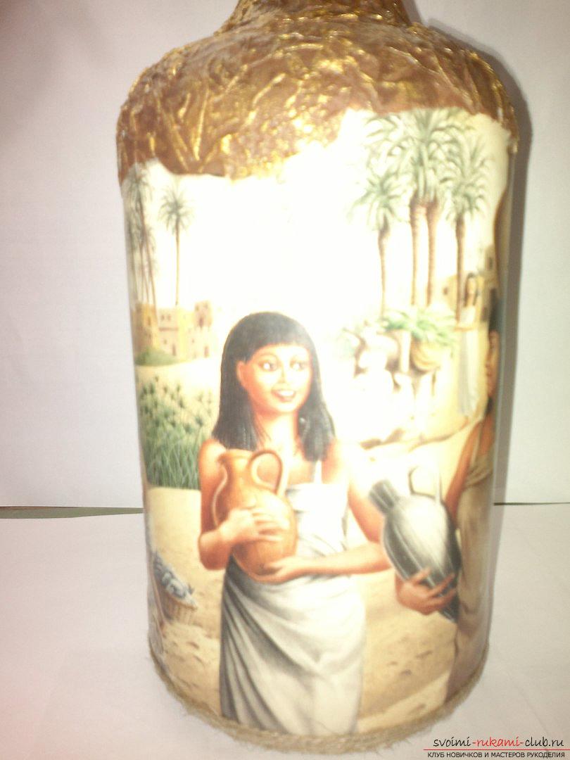Декупаж: древняя бутылка с египетскими мотивами