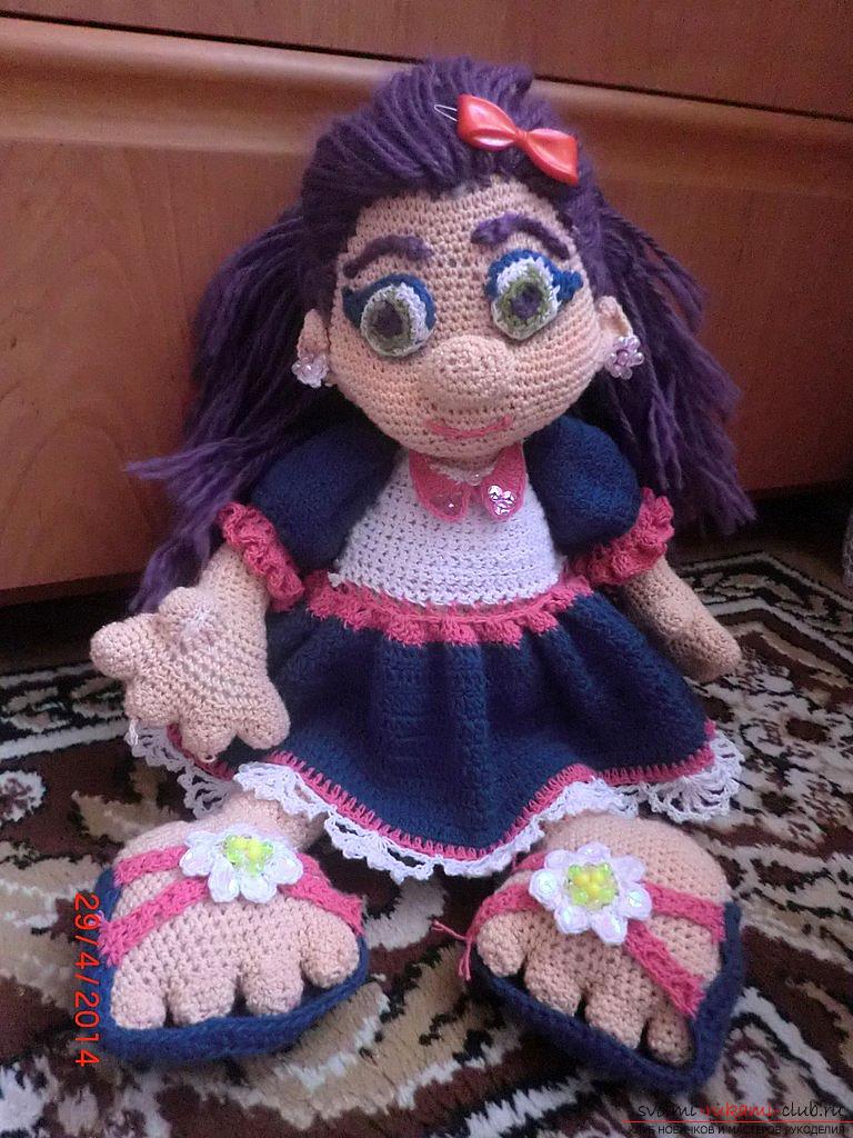 Вязанная кукла