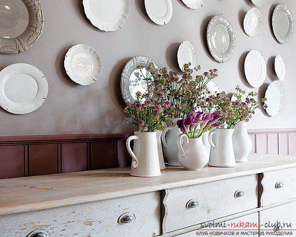Советы по декорированию стен с помощью тарелок своими руками, рекомендации и фотоиллюстрации к различным способам декора.. Фото №20