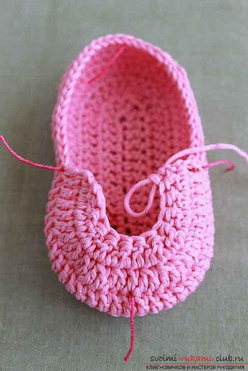 Делаем носок-пинетку для девочки - урок вязания для начинающих. Фото №4