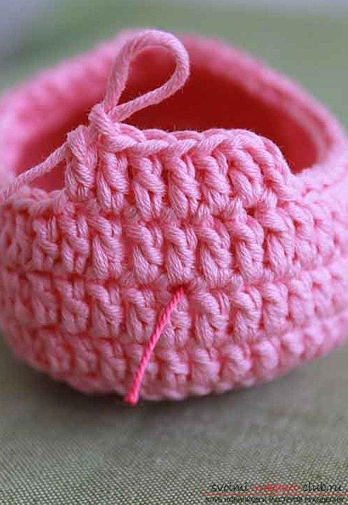 Делаем носок-пинетку для девочки - урок вязания для начинающих. Фото №6