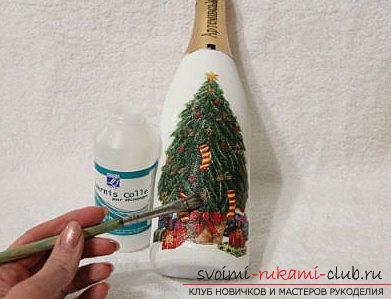 Новогодний декупаж шампанского своими руками - мастер-класс для бутылки. Фото №4