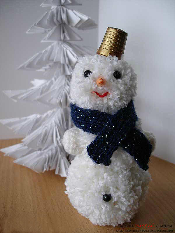 Новогодний снеговик своими руками, как сделать снеговика, новогодние поделки своими руками, снеговик из полимерной глины, снеговик из ткани, снеговик из лампочек.. Фото №4