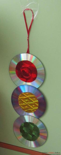 Светофор из компакт-дисков