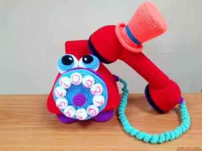 Вяжем игрушки для дтей: Мистер Телефон