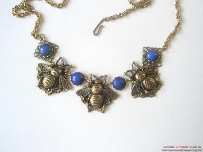 Серьги " Пчелки " и ожерелье