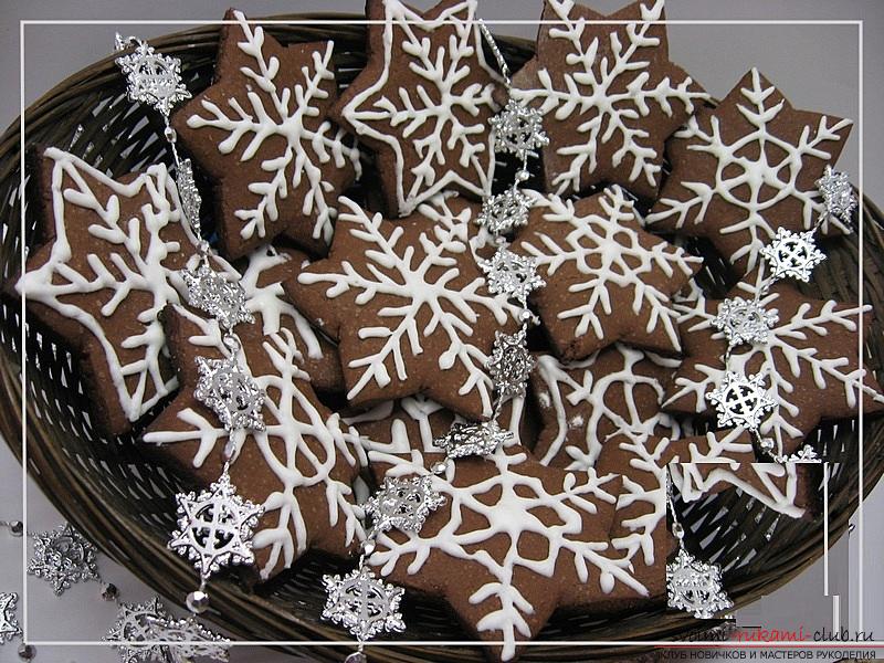 Как приготовить вкусное новогоднее печенье, пошаговые фото изготовления, оригинальная идея для формы выпечки в новогодней тематике. Фото №1