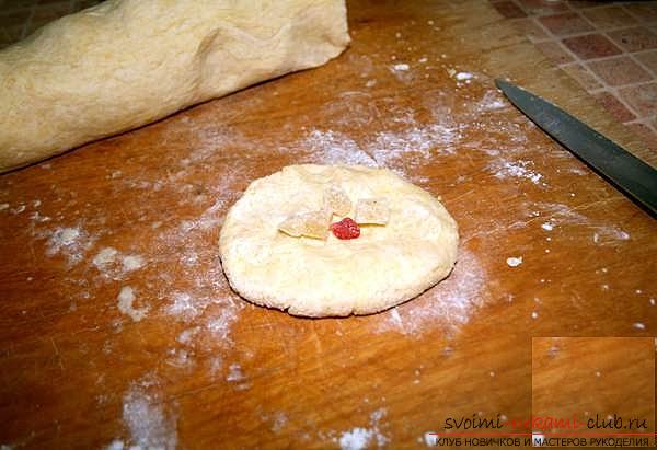 Как приготовить вкусное новогоднее печенье, пошаговые фото изготовления, оригинальная идея для формы выпечки в новогодней тематике. Фото №13