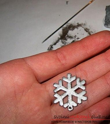 Серёжки из полимерной глины для нового года - форма снежинок и мастер-класс. Фото №5