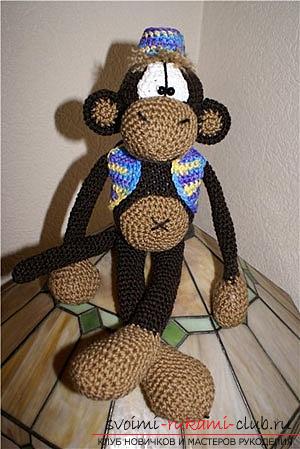 Мастер-класс по вязанию крючком обезьянки амигуруми Абу своими руками с подробным описанием. Фото №7