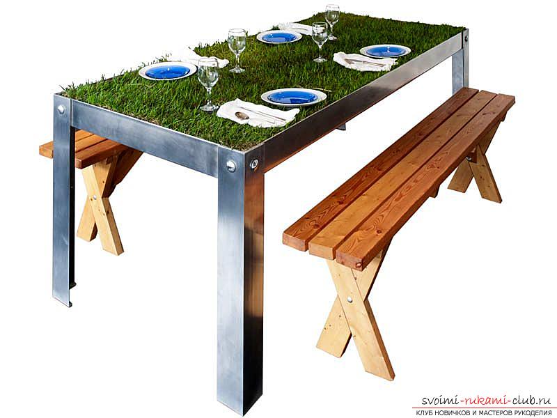 Эко-дизайн в интерьера, предметы мебели с натуральным зеленым газоном, стол с травяным покрытием.. Фото №2