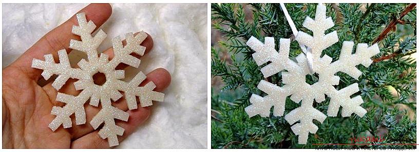 Как сделать елочное новогоднее украшение - снежинку из полимерной глины, подробное описание и пошаговые фото работы. Фото №1