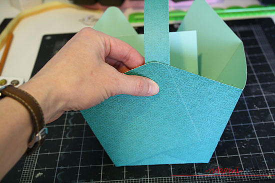 Поделки к Пасхе своими руками: как самостоятельно изготовить бумажную пасхальную корзинку.. Фото №5