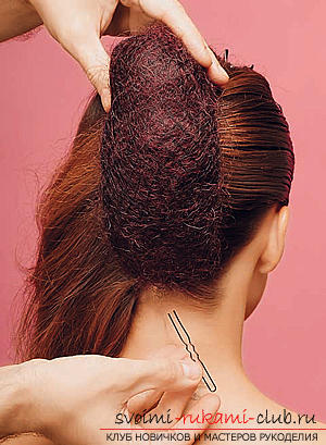 Как выполнить интересную свадебную причёску на средние волосы своими руками. Фото №5
