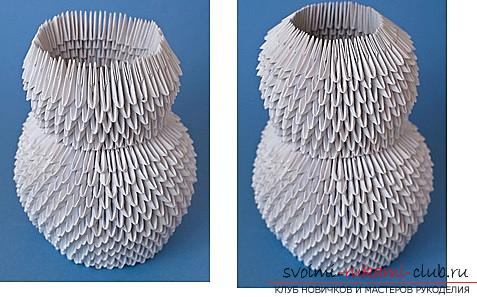 Как сделать красивую поделку в технике модульного оригами, пошаговые фото и описание работы по созданию очаровательного снеговичка и яркого лебедя из модулей разного цвета. Фото №10